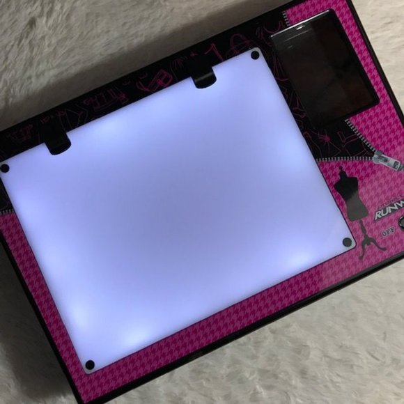 Project Runway Fashion Design Light-Box Lap Desk Set - Picture 6 of 16